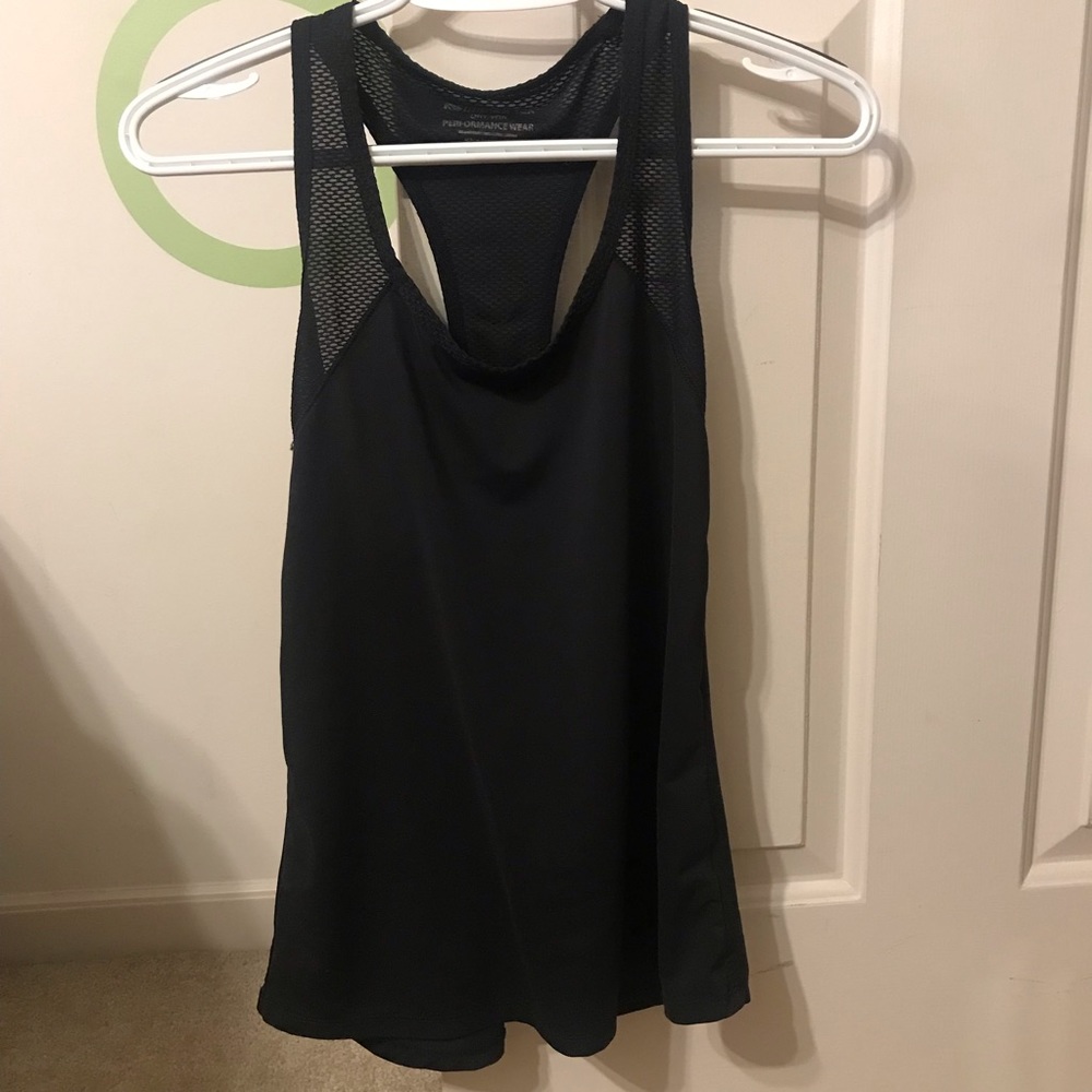 Black workout tank